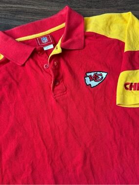 NFL Mens Polo Shirt Kansas City Chiefs Red Yellow Large Cotton Short Sleeve